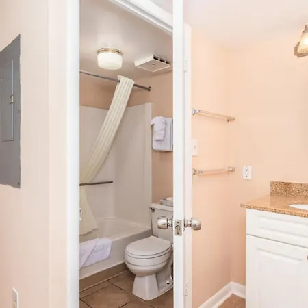 Bay Club Resort Ocean City Room photo
